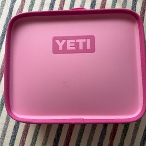 Pink Yeti Lunchbox